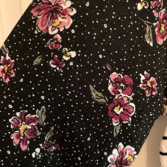 Floral Striped Cropped Sleeve Shirt - Picture 5 of 5